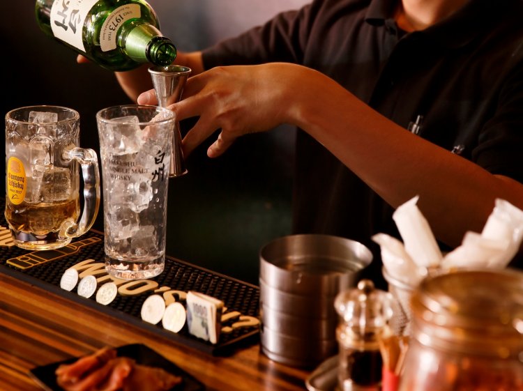 ウイスキー約20種、ハイボール3種を用意。
