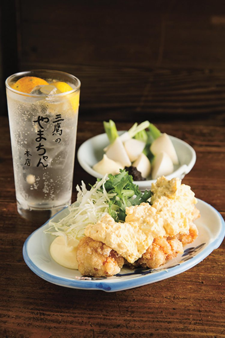 三鷹名物チキン南蛮550円、カズ子の味噌でカブを食べる!350円、ユズハイボール450円。