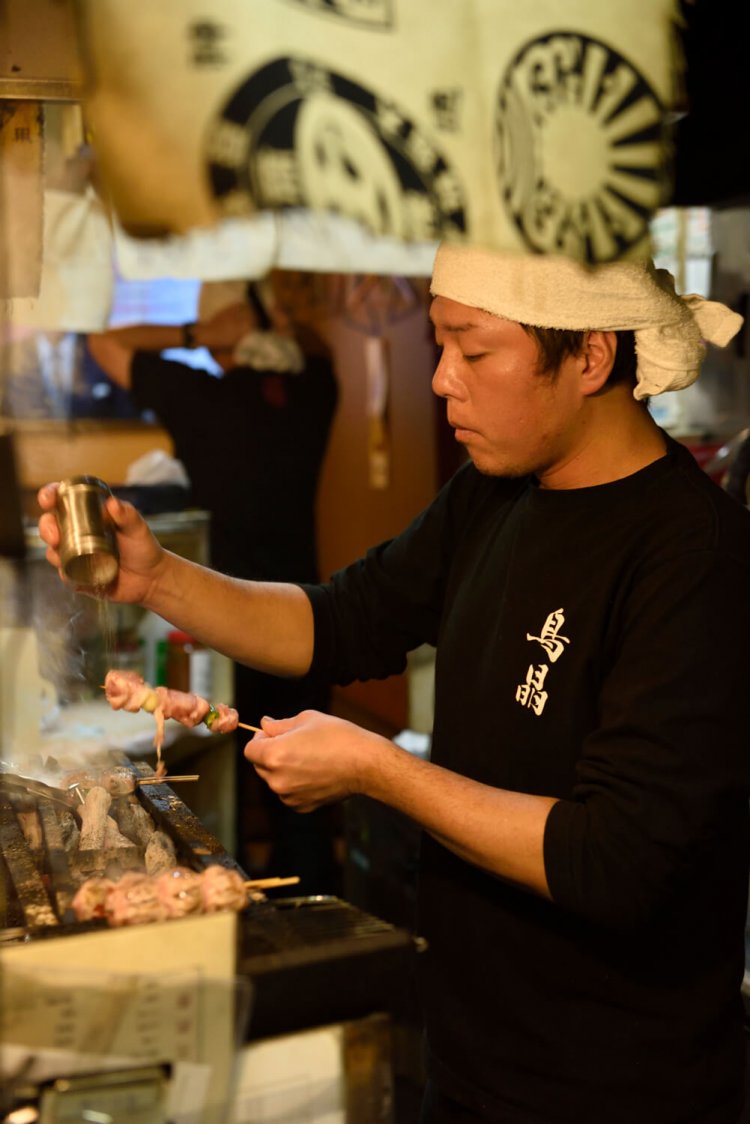 「最高の状態で食べてほしいので、盛り合わせはなく1本ずつ提供してます」と店主。