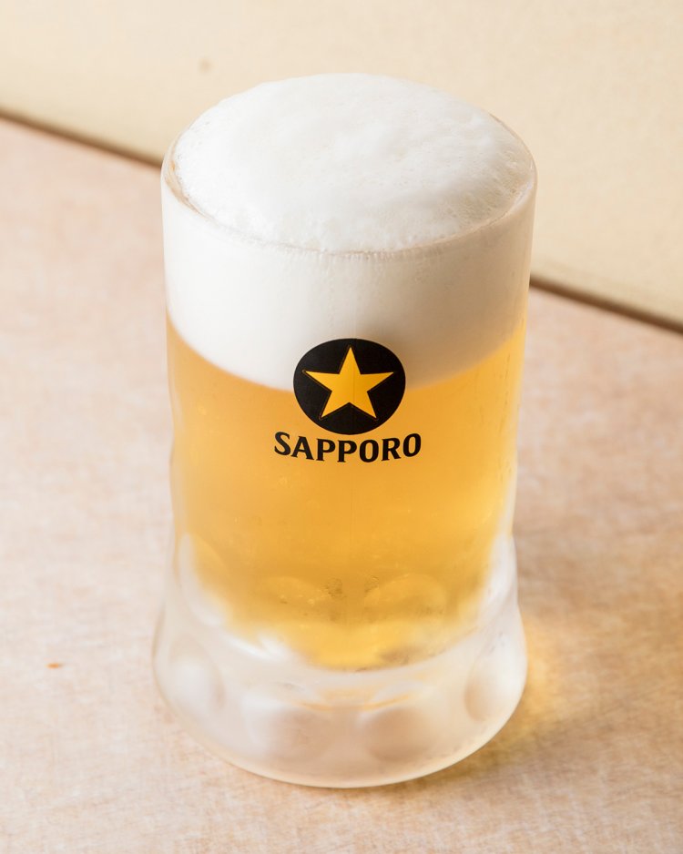 サッポロ中生590円。