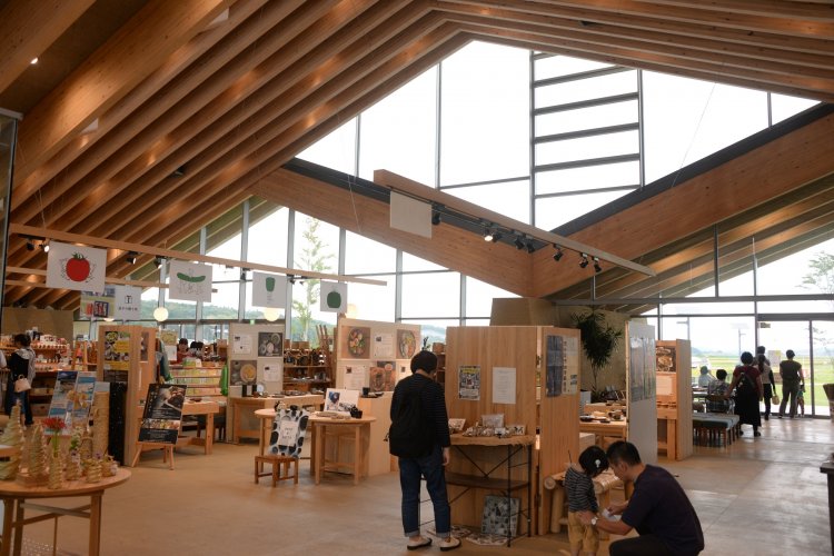 地元の八溝杉を大胆に使った建物は日本建築大賞で最高賞を受賞