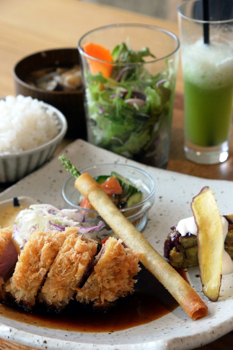 年4回変わる「ましこのごはん定食」1480円（写真は2019年秋）