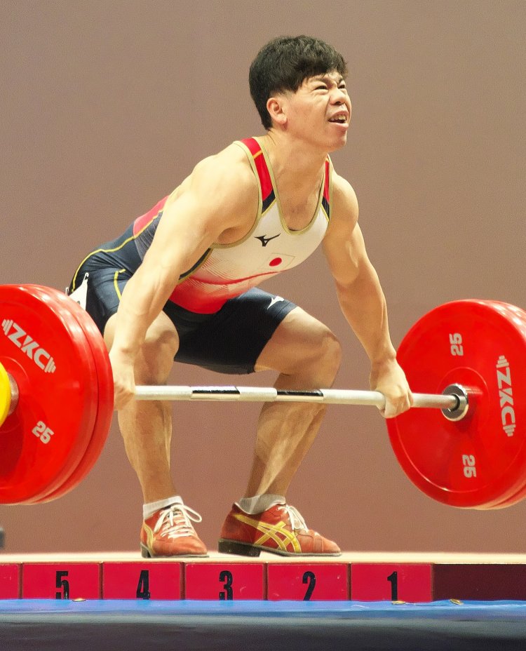 競技は１人３回ずつ行い、最高重量を競う。テストイベントでは糸数陽一選手が健闘した。