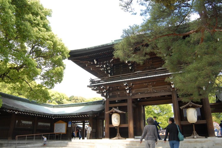 原宿駅からはじめる原宿・青山・神宮外苑散歩～都心でも緑いっぱいの散歩道コース