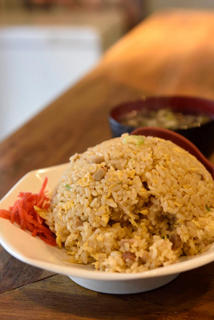 チャーハン700円はご覧の通りドカ盛り！