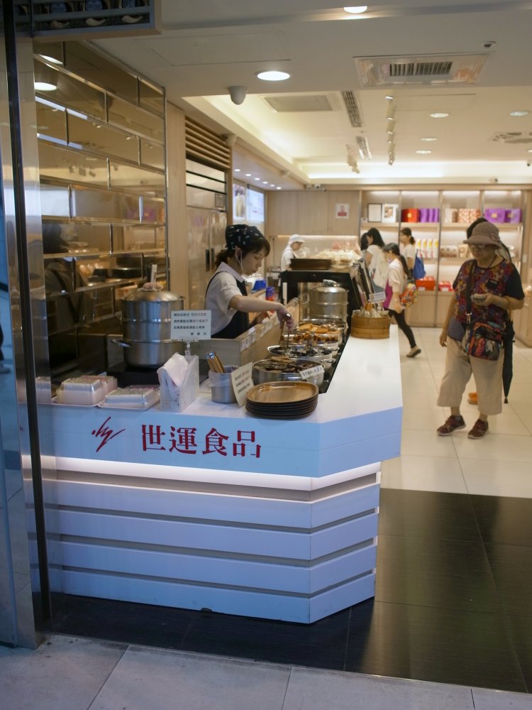 台北駅地下１階にあり、使い勝手もよい。