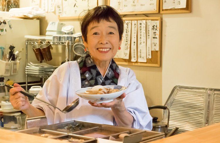 創業以来BGMがず〜っとビートルズの、三鷹『おでん屋えがお』