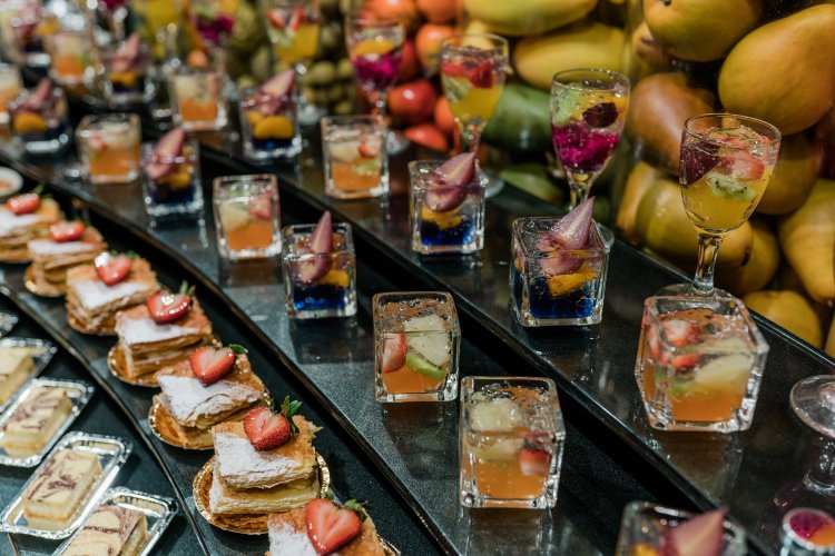 鮮やかなスイーツは目にもおいしい。