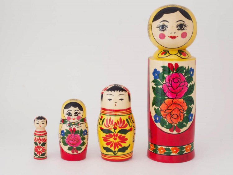 中にコケーシカやマトリョーシカが入ったマトコケシ7150円。