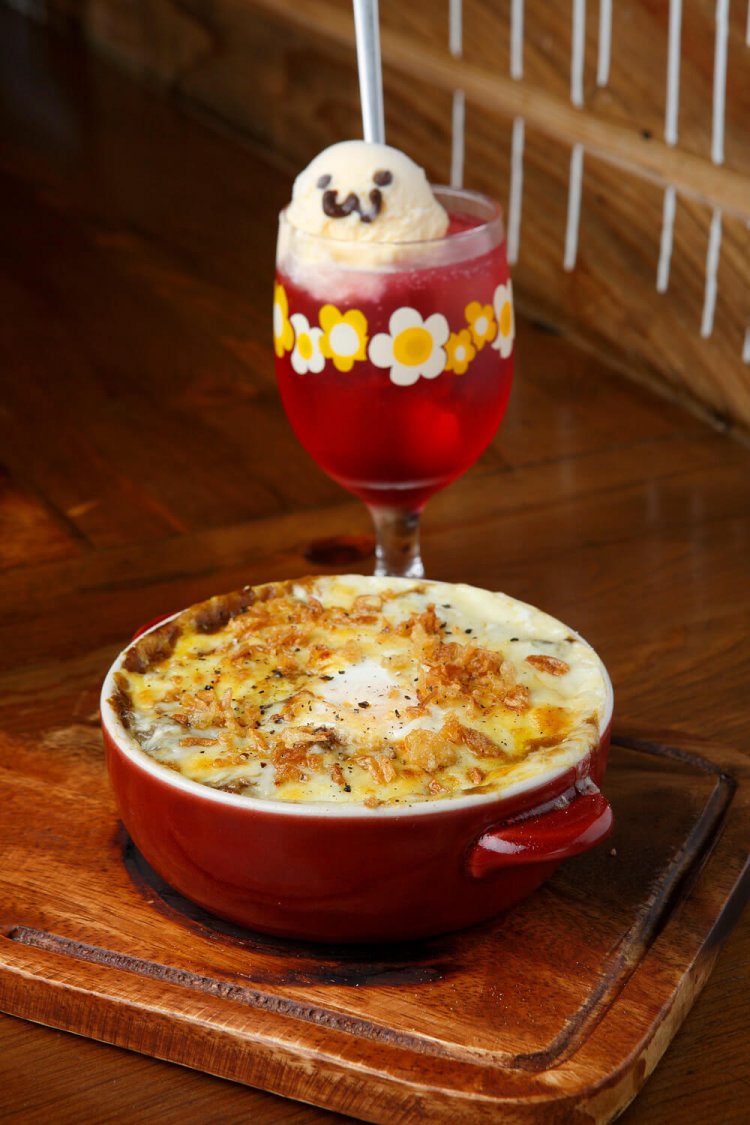 絶頂ウマ死カレー　980円