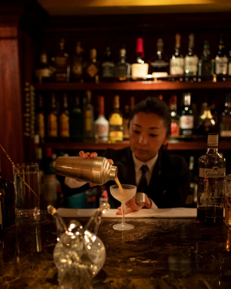 カクテルはオーナーの渡邊さんが手がける。