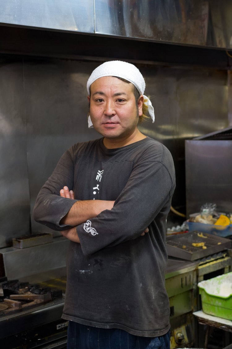 店では武藤さんが打つそば・うどんが食せる。