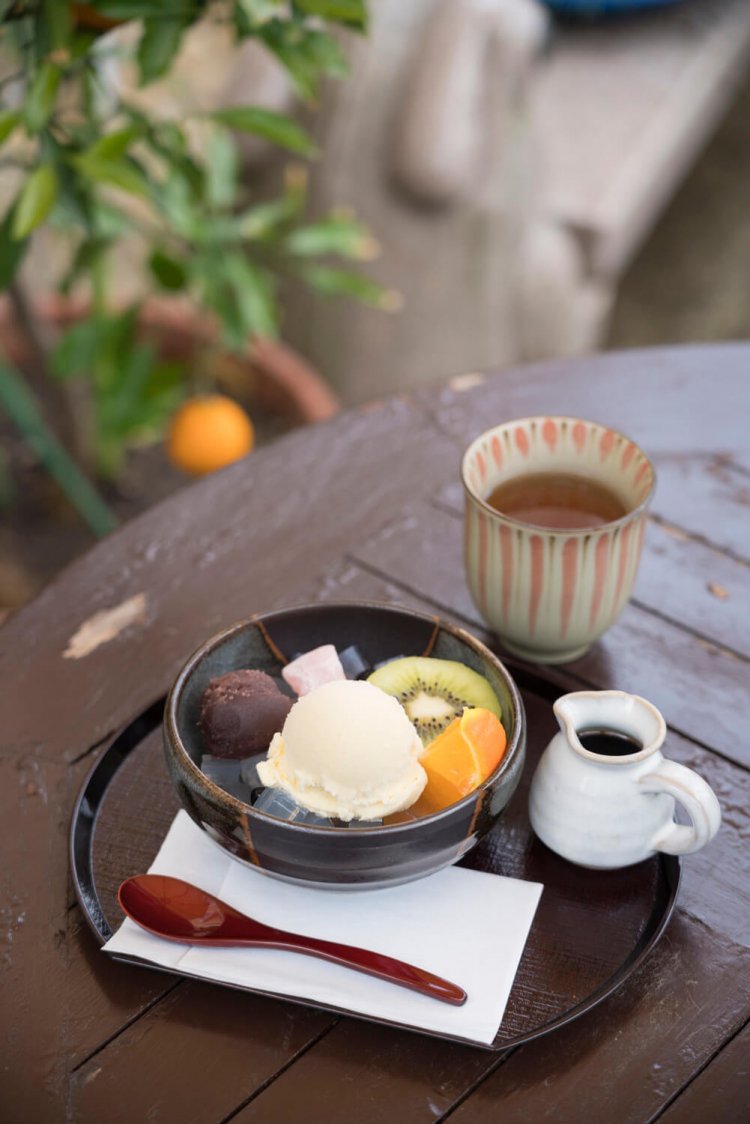 クリームあんみつ900円。