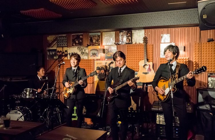 浅草寺徒歩圏で毎週ビートルズライブを開催！ 浅草『LIVE IN APPLE』