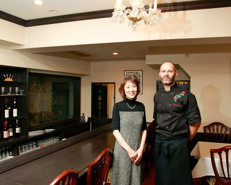 東さんとシェフのジョルジュさん。