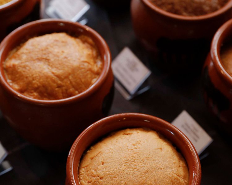 奄美の蘇鉄味噌など、 珍しい味噌の販売も。