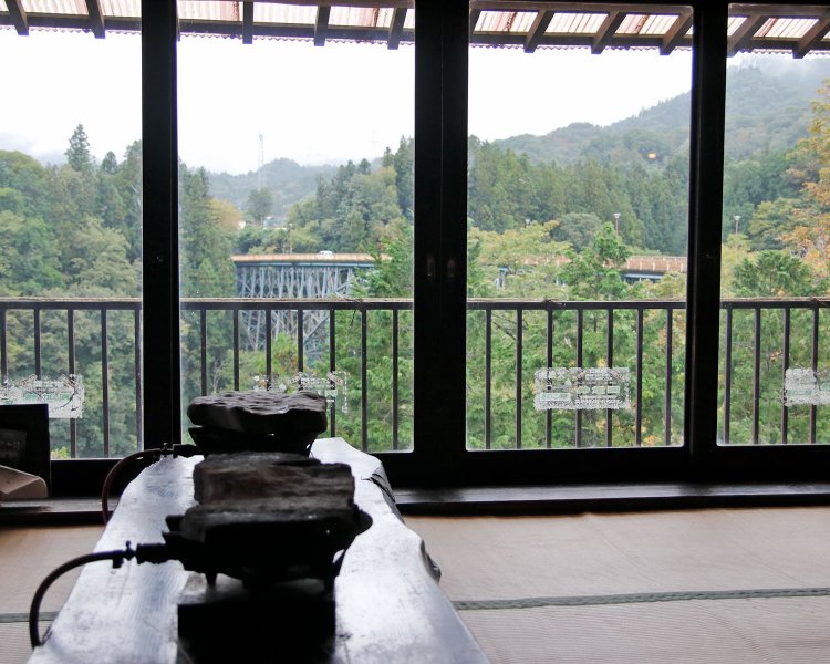 窓からは荒川本流や武甲山を眺望。