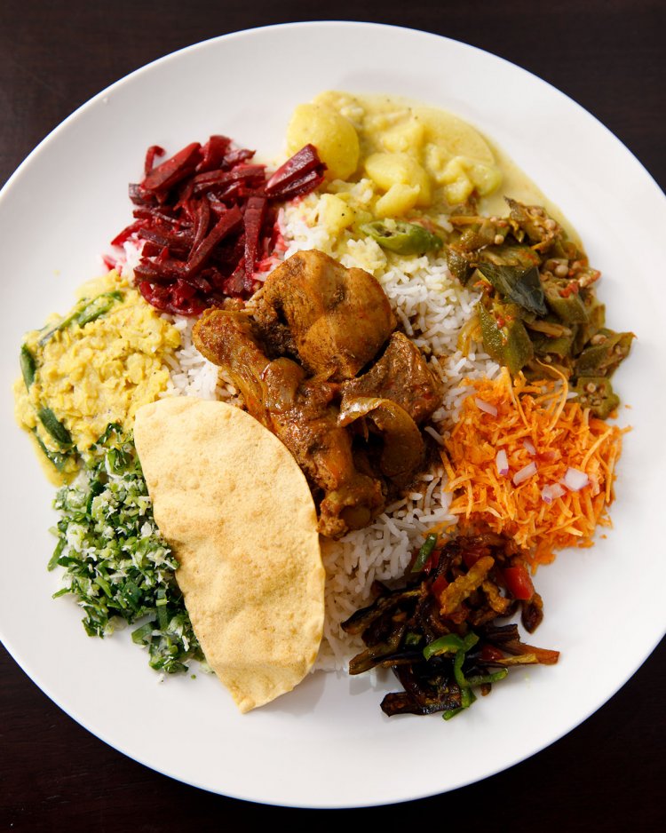 ライス＆カレー1000円。大盛り＋200円。