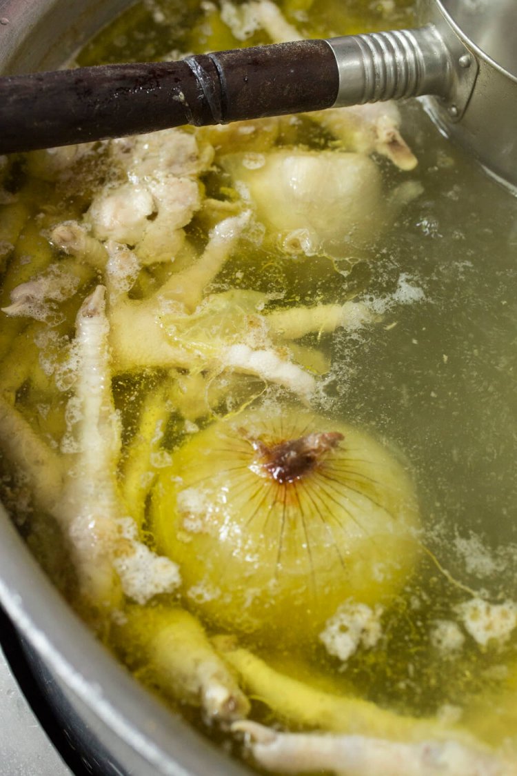 モミジや野菜でいい出汁が出る。