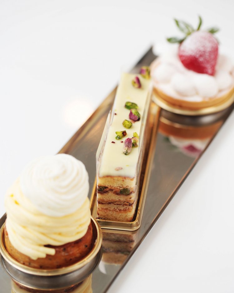 テイクアウト用のケーキも手頃な値段で美味。