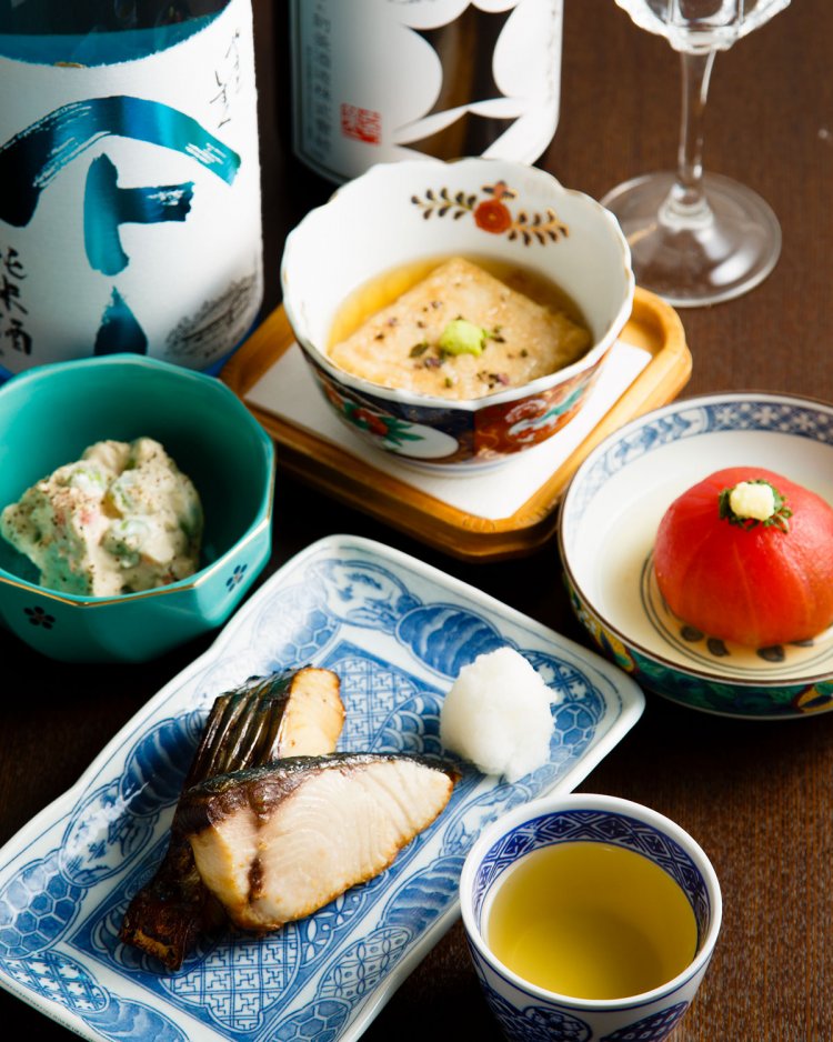 情緒あふれる清澄白河でみつけた居酒屋。ワインから日本酒まで。