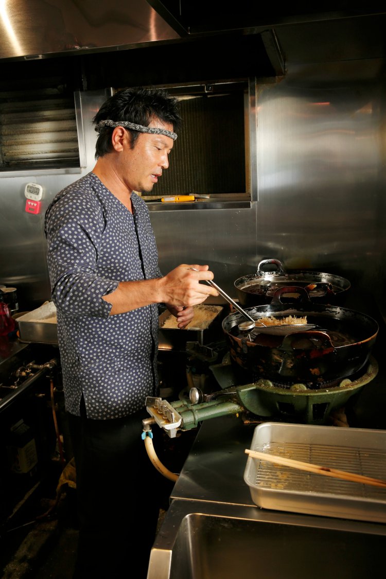 「揚げはとにかく集中です」と、店主の保科さん。