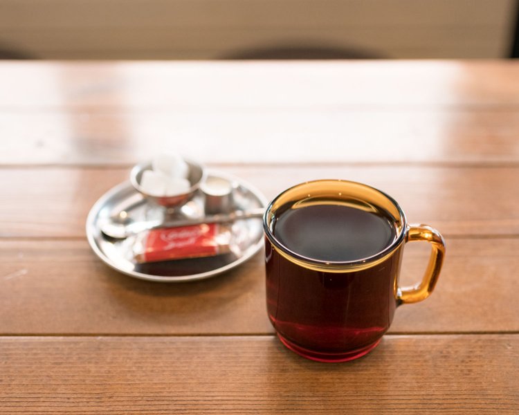 コーヒーはフード、またはスイーツとセットで110円引きになる。