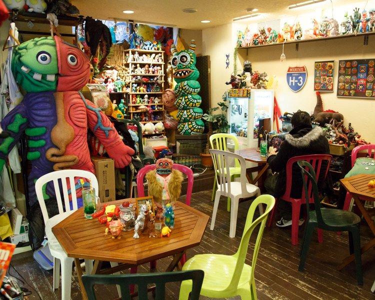 大怪獣サロン02