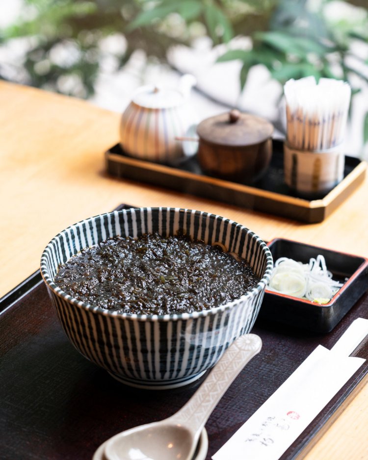 磯のりそば880円は昼メニューだが、時間外も応相談。