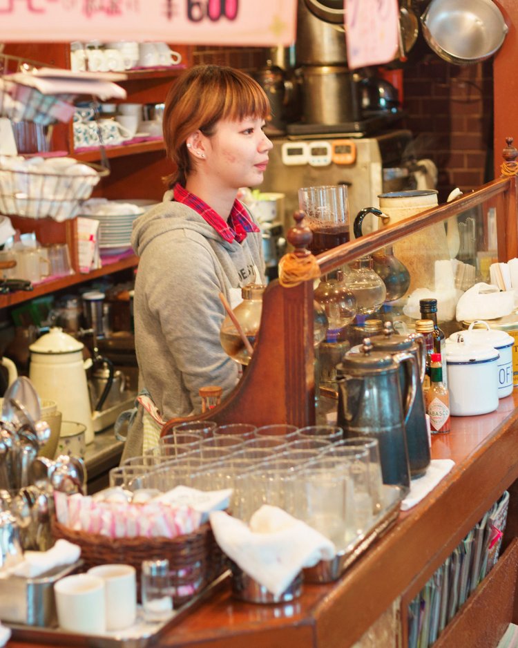 「安くておいしい食材を探し巡ってるの」と笑うママさん。