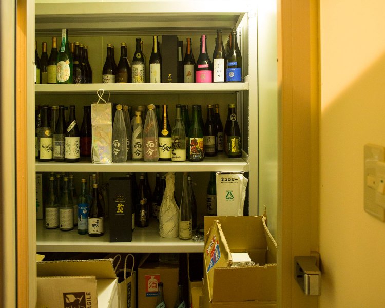 30本ものお宝が眠る氷温熟成庫。