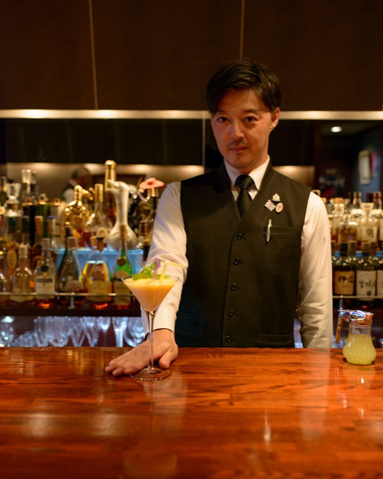 この日信介さんが作ったのは、パイナップルのフローズンカクテル1540円。