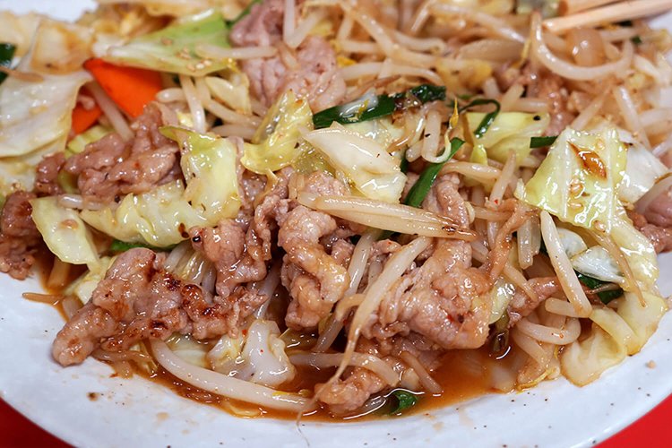 中にはゴロゴロと豚肉