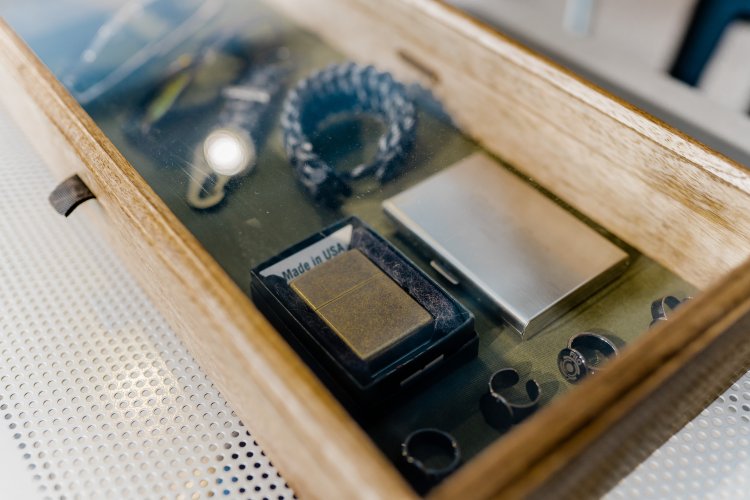 ヴィンテージ感のある小物類も見過ごせない。