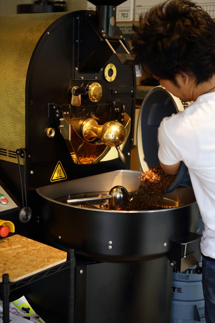 最大5kgまで焙煎できる焙煎機。小さい機械よりも火力とファンの風力が安定し理想の味が出せるのだとか。