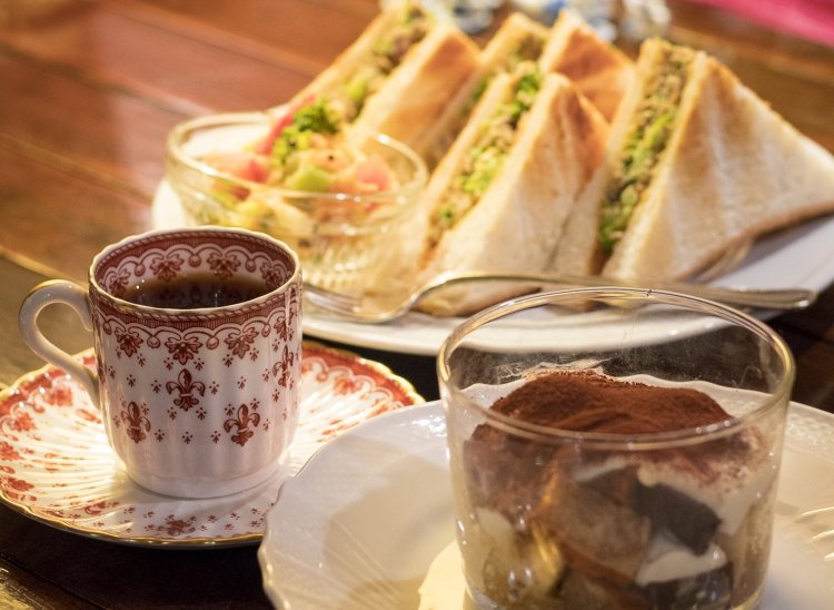 カフェ・トロワバグ