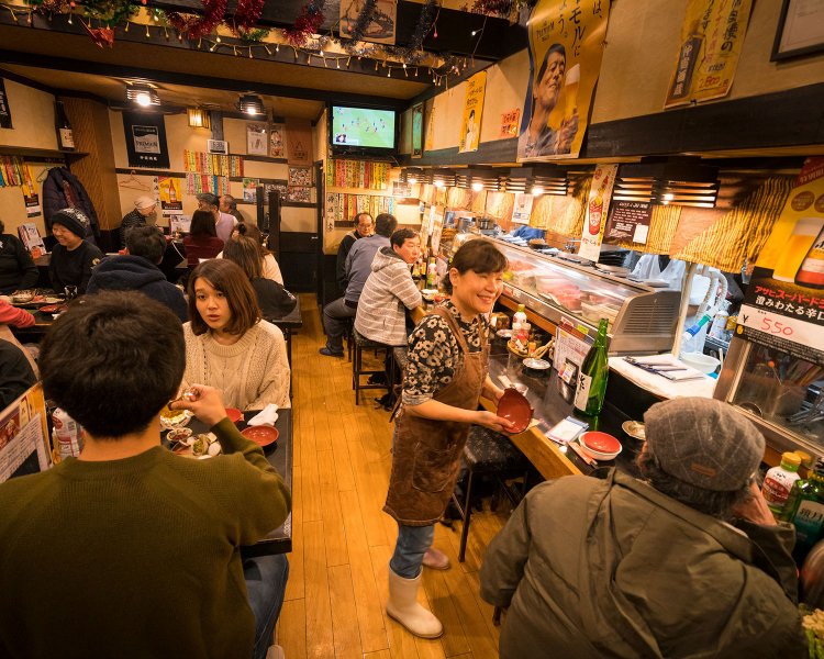 全36席が老若男女で大盛況。