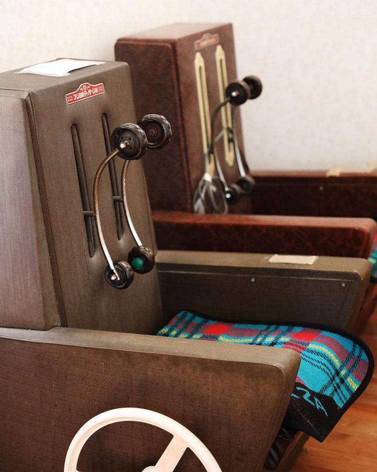  女湯にはあんま機が２台。無料で使える。