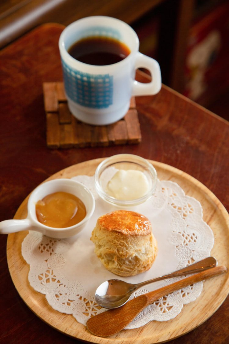 スコーン＆クリーム380円、ヘブンリーブレンド400 円。セットは50円引き。