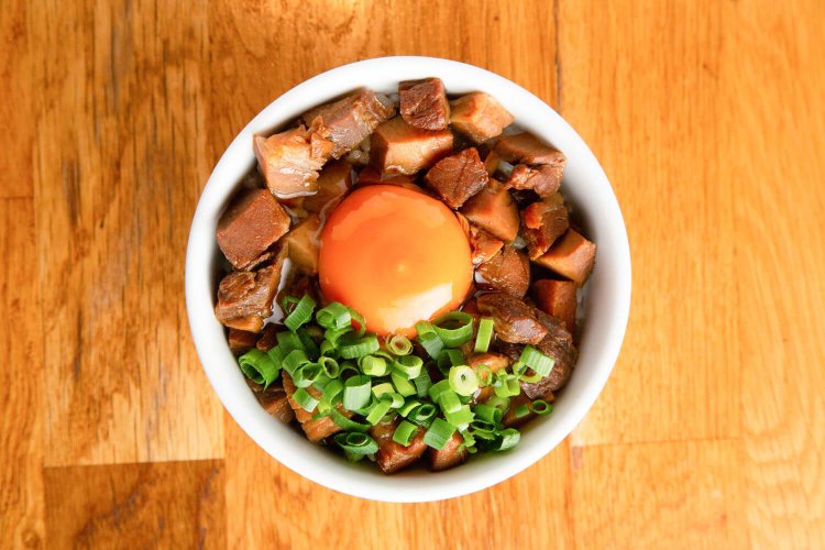 那須御用卵の焼豚卵丼350円。