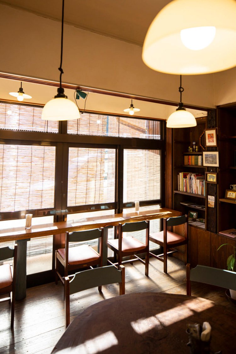 日差しの心地よい店内。