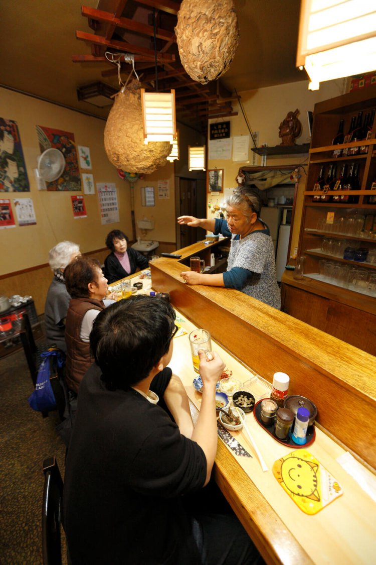 「足りなければもっと出すからよ！」と真理子ママ。