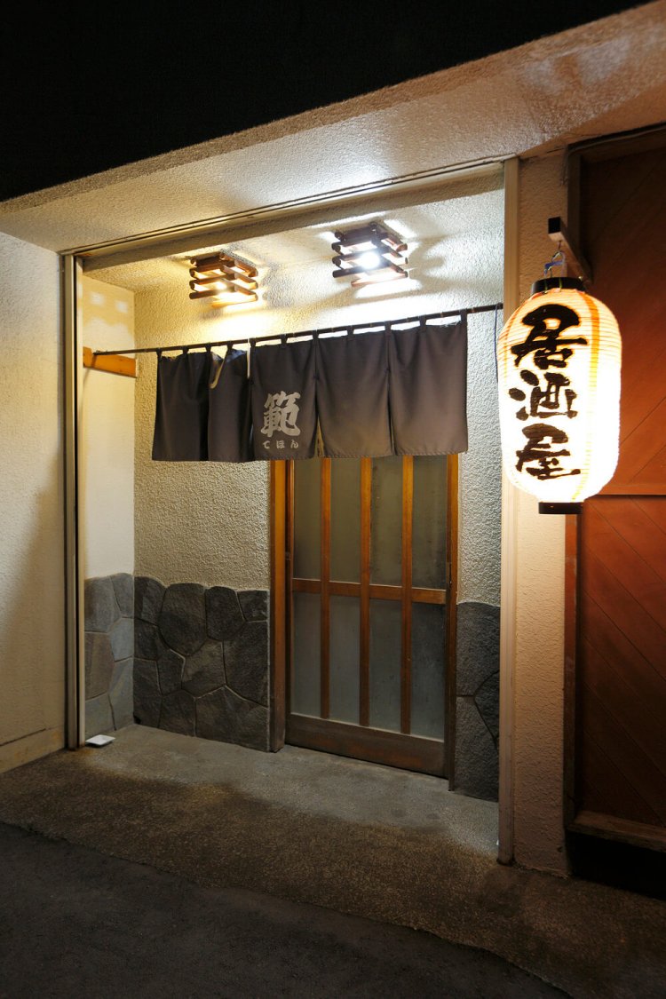 まさか店内がこんなディープ空間だったとは……。