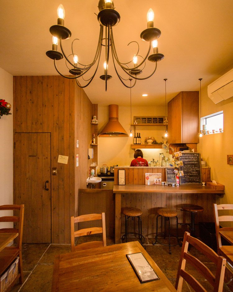 内装はフランスの片田舎をイメージ。