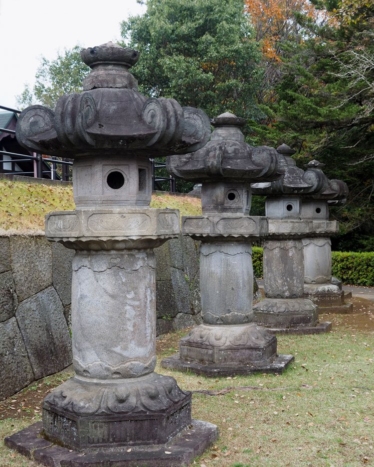 芝増上寺にあった石灯籠。徳川将軍と密接に関わりがあるという。