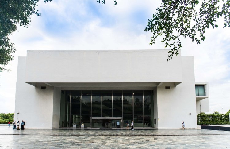 じつはアジア最大規模の現代美術館でもある。