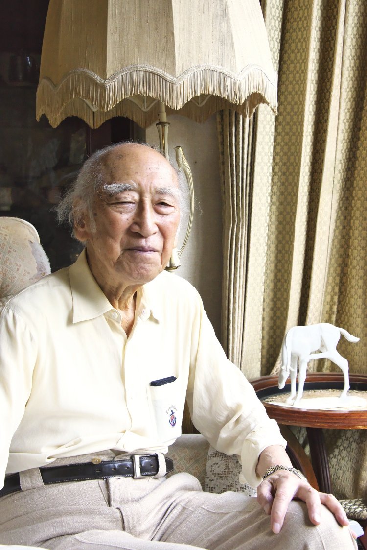 60歳で馬の彫刻を始めた西村修一氏は「オリンピックは本来の平和の祭典に戻るべき」。