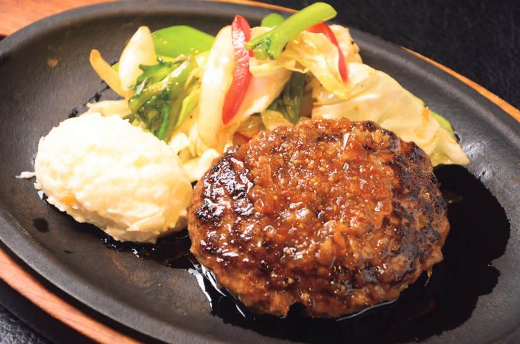 自家製和牛ハンバーグ1000円。