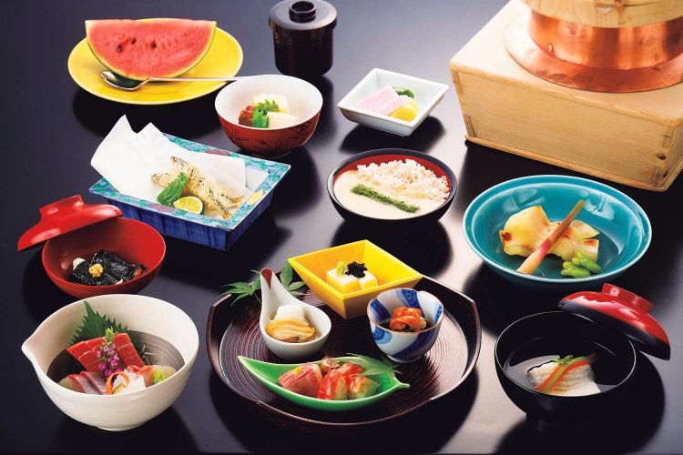 懐石料理「金龍」1万1000円。※料理内容は、月毎に替わります。