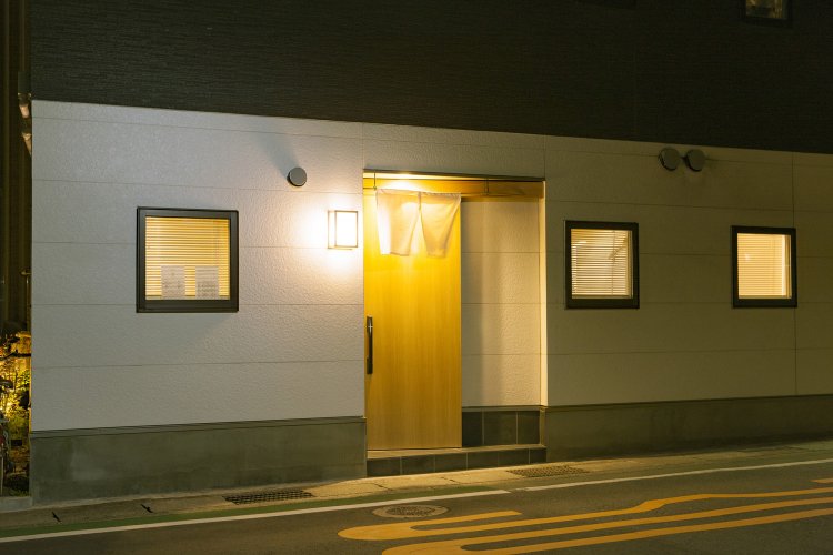 シックな外観が目印。